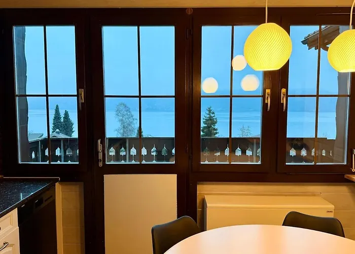 Chalet Apartment Faulensee דירה